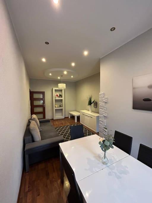Big Apart - Rynek 8 - Nice View - 3 Rooms - 9 People 브로츠와프 외부 사진
